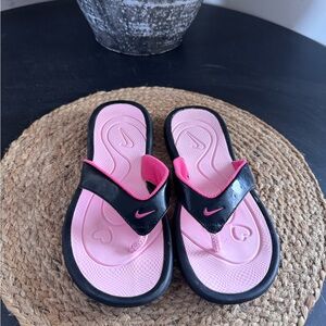 Nike Flip Flops Youth Size 5Y Pink Black Cushioned Sandals
